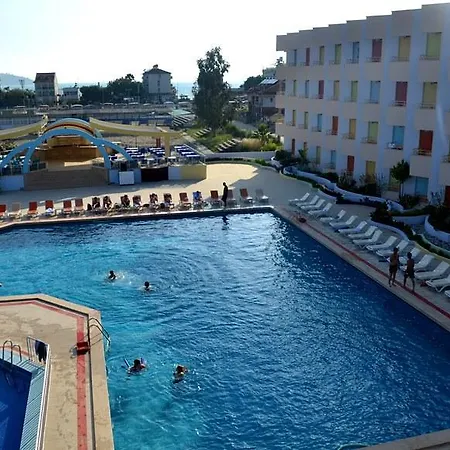 Orient Life فندق 4*